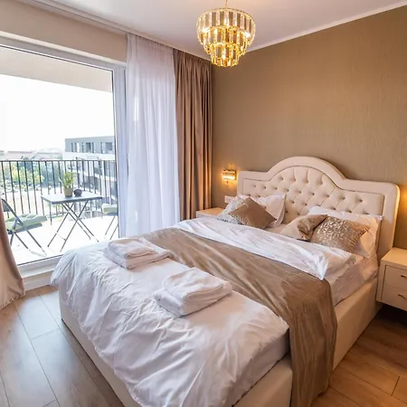 Uranus Luxury شقة