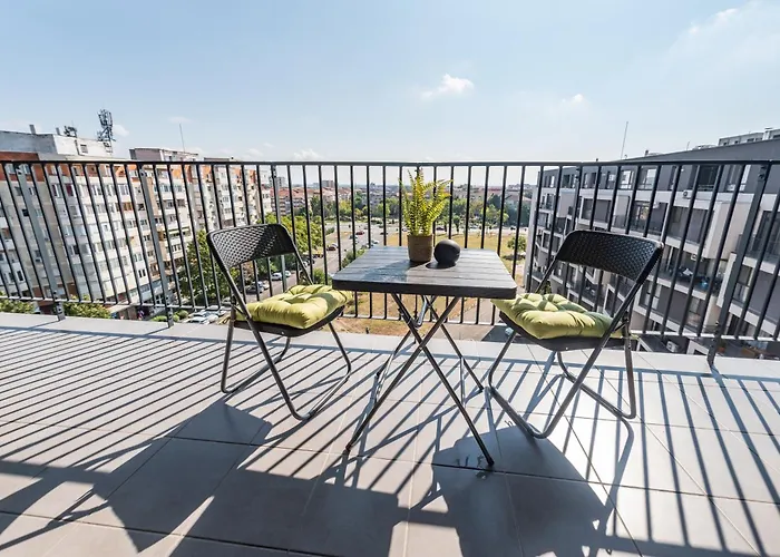 Uranus Luxury Apartment *